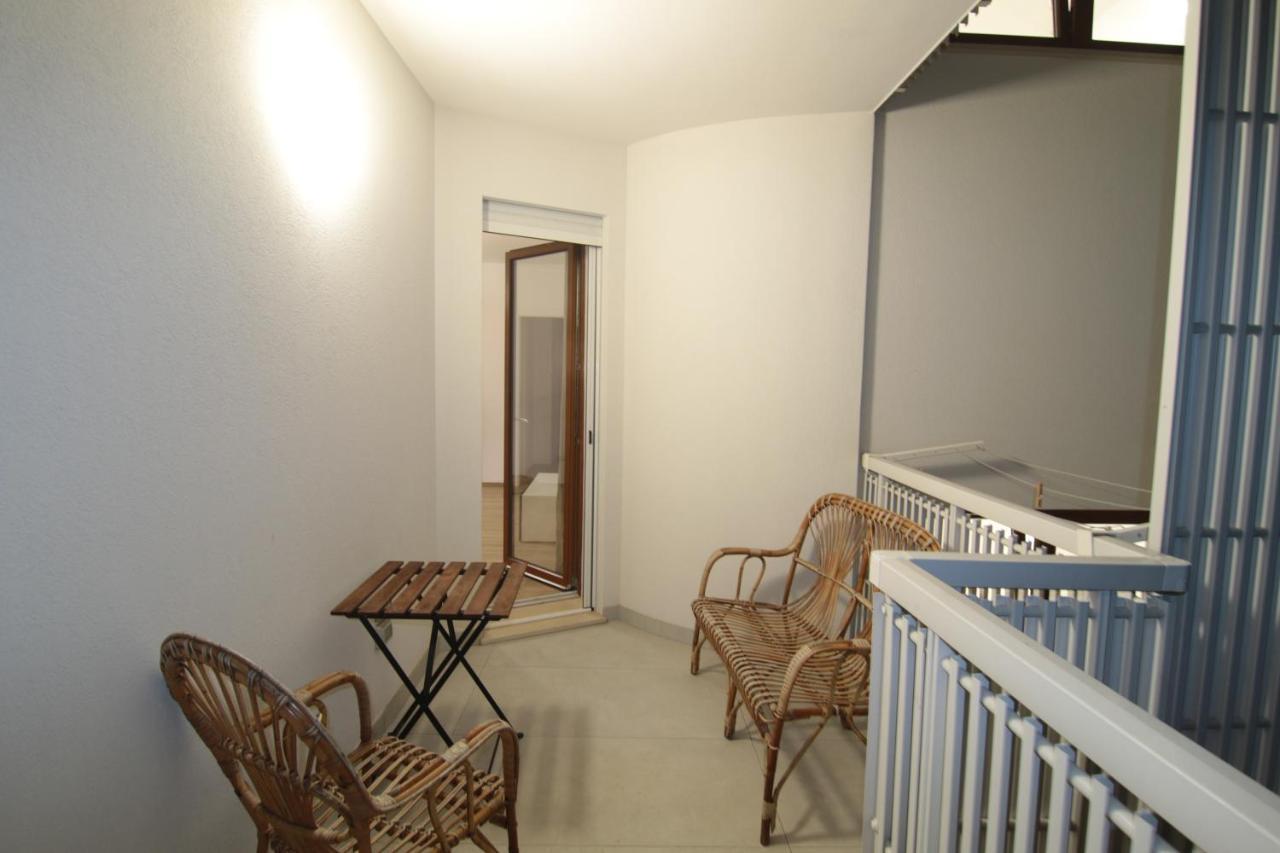 Central Modern Apartment باري المظهر الخارجي الصورة
