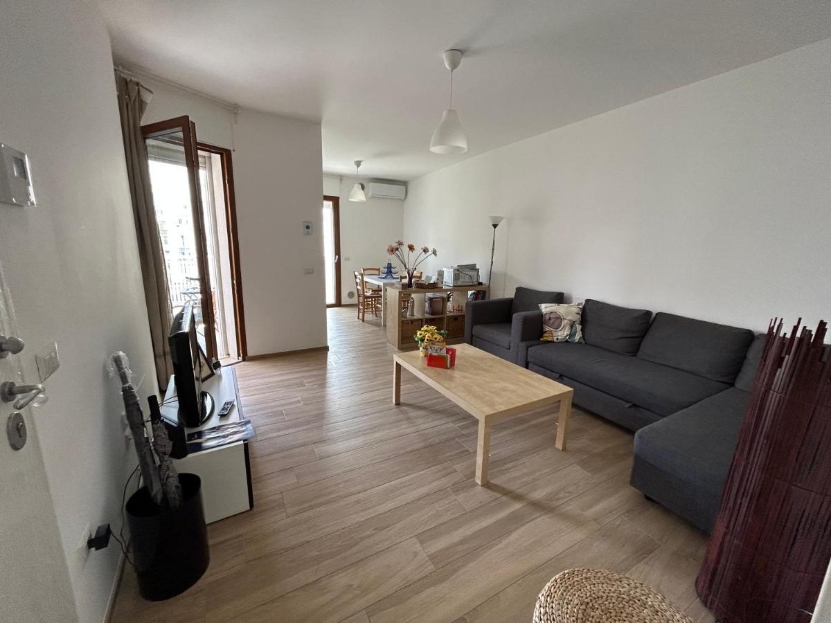 Central Modern Apartment باري المظهر الخارجي الصورة